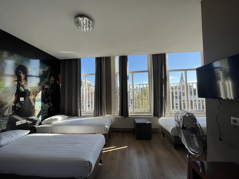 Heart of Amsterdam 23/50