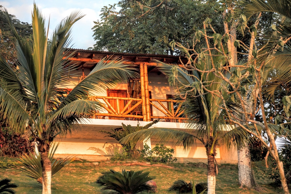 Nativa Bambu Ecolodge 5/76