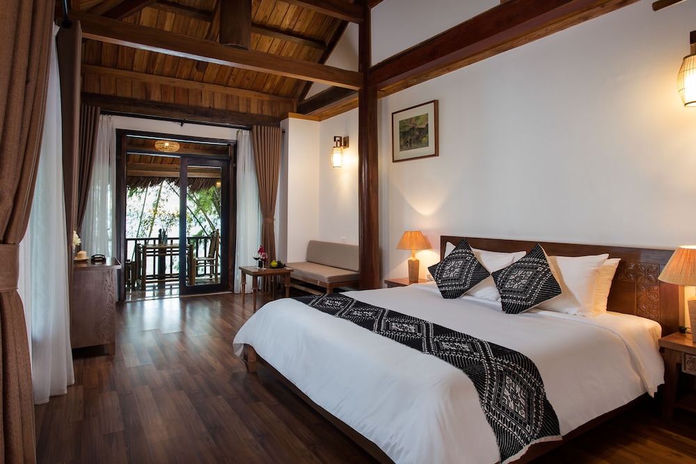 Mai Chau Hideaway Lake Resort 8/72