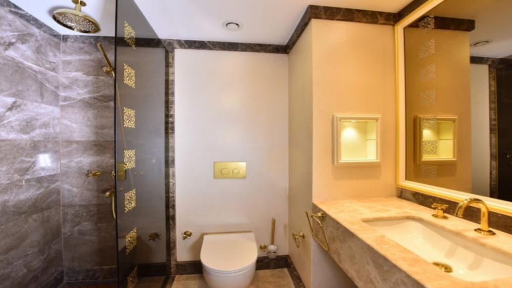 Altintas Otel & Spa 46/50