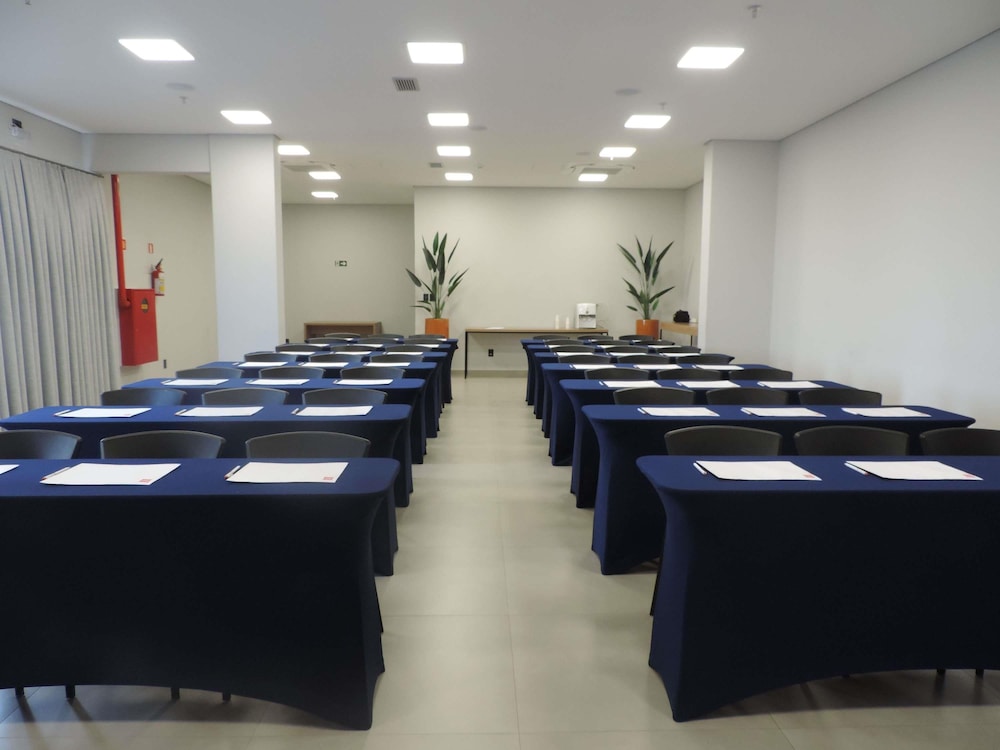 ibis Guarapuava 37/50