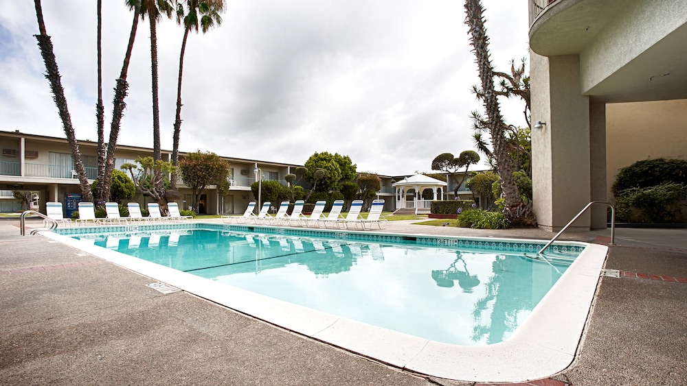 Golden Sails Hotel 5/51
