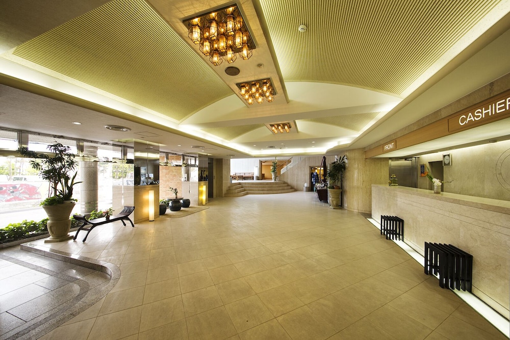 Ryugu Hotel 7/68