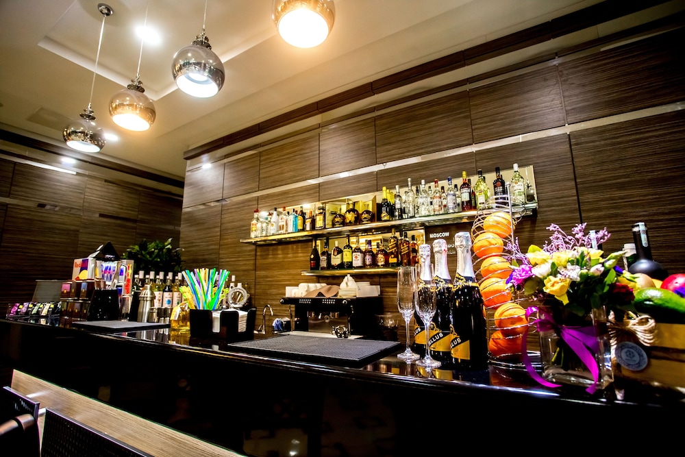 West Shine Hotel 9/48