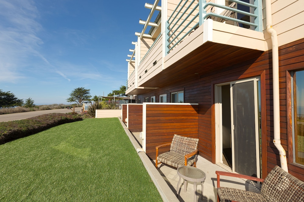 Cambria Landing Inn & Suites 2/35