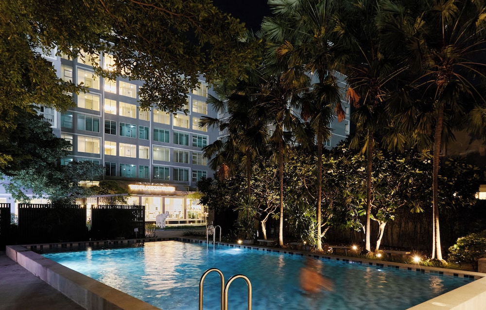 Sunday Platinum Suites 6/50