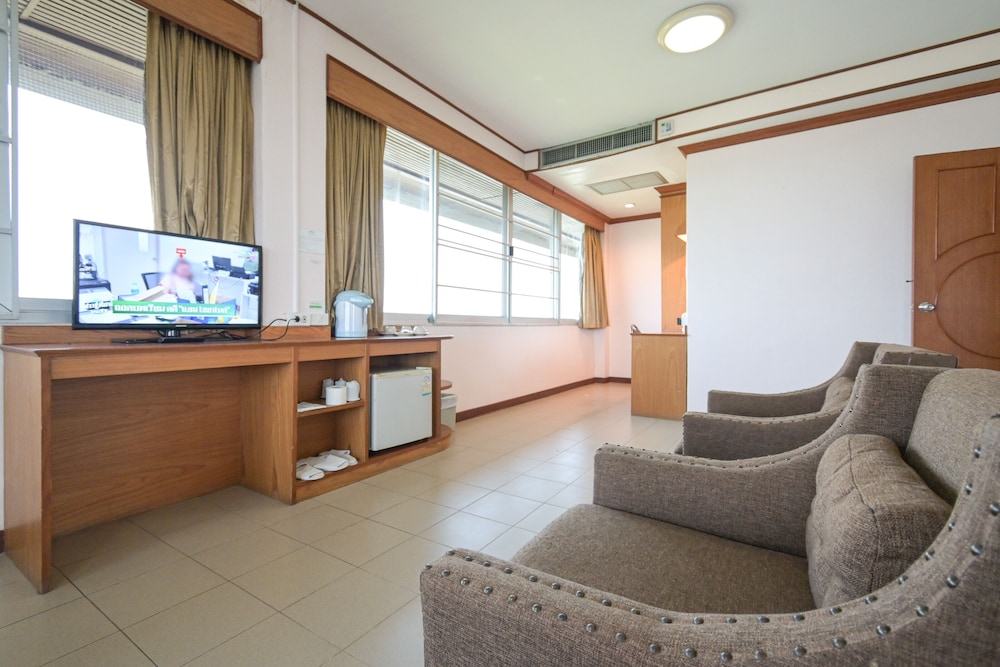 Rattana Park Hotel 78/98