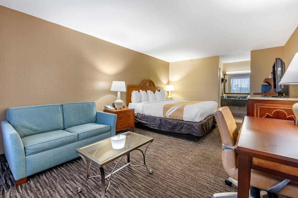 Quality Inn Kennedy Space Center 32/47