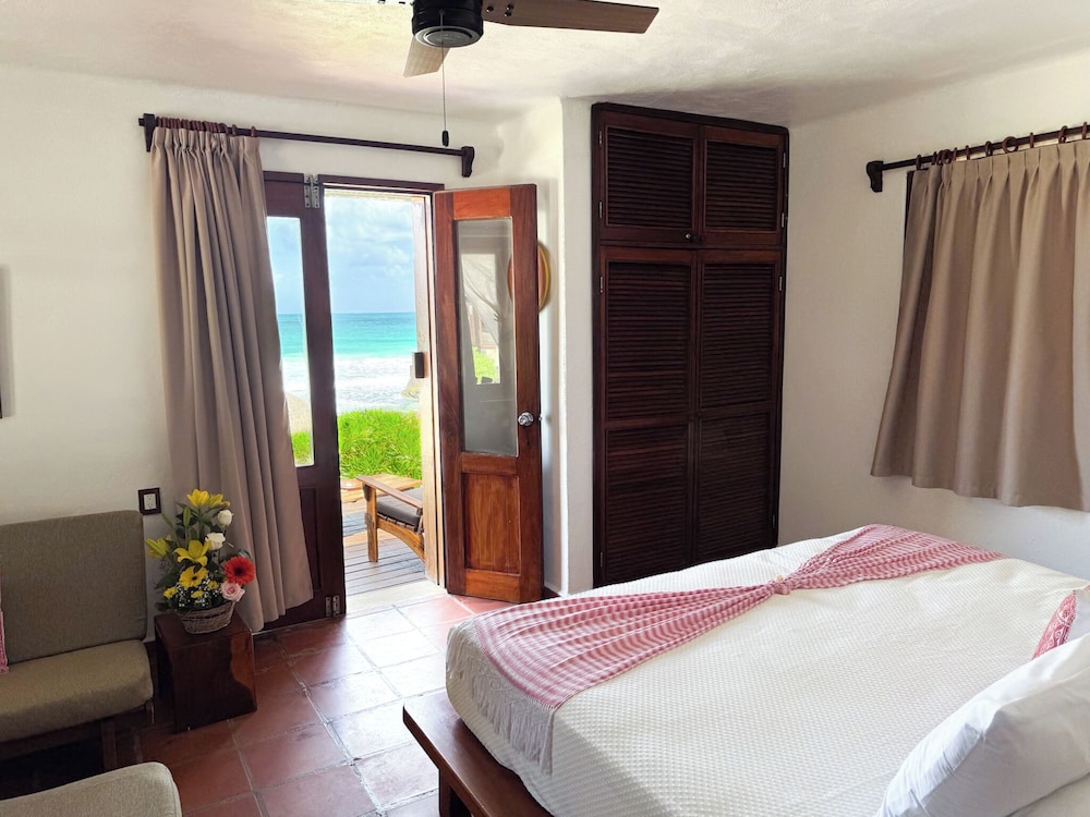 PANORAMIC, DOUBLE BED, BEACH FRONT, OCEAN VIEW