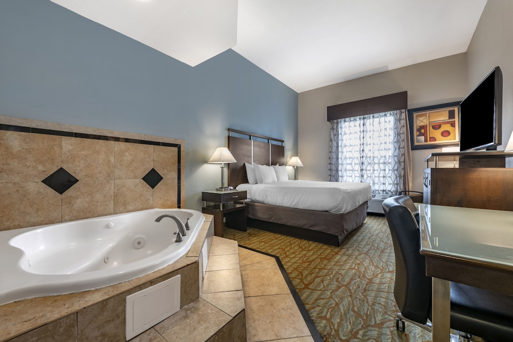 Best Western Plus Bradenton Gateway Hotel 11/29