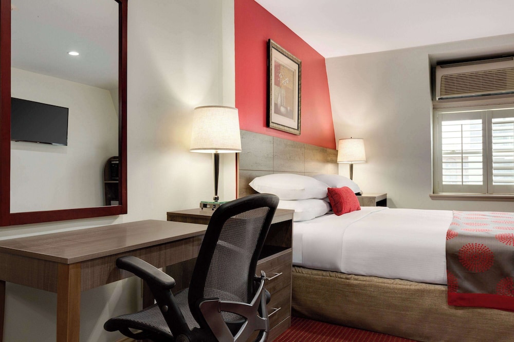Ramada by Wyndham Oakland Downtown City Center 19/42