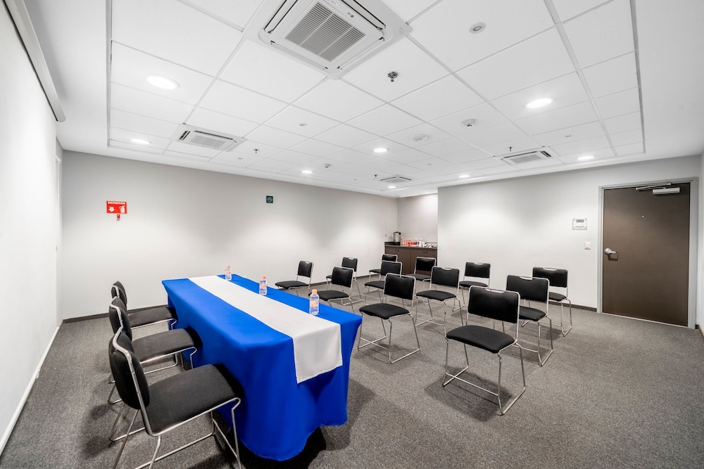 City Express Junior by Marriott Ciudad del Carmen 46/50