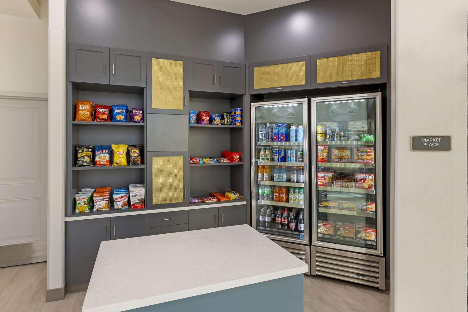 Comfort Inn & Suites Verona at Turning Stone Resort Casino 12/15