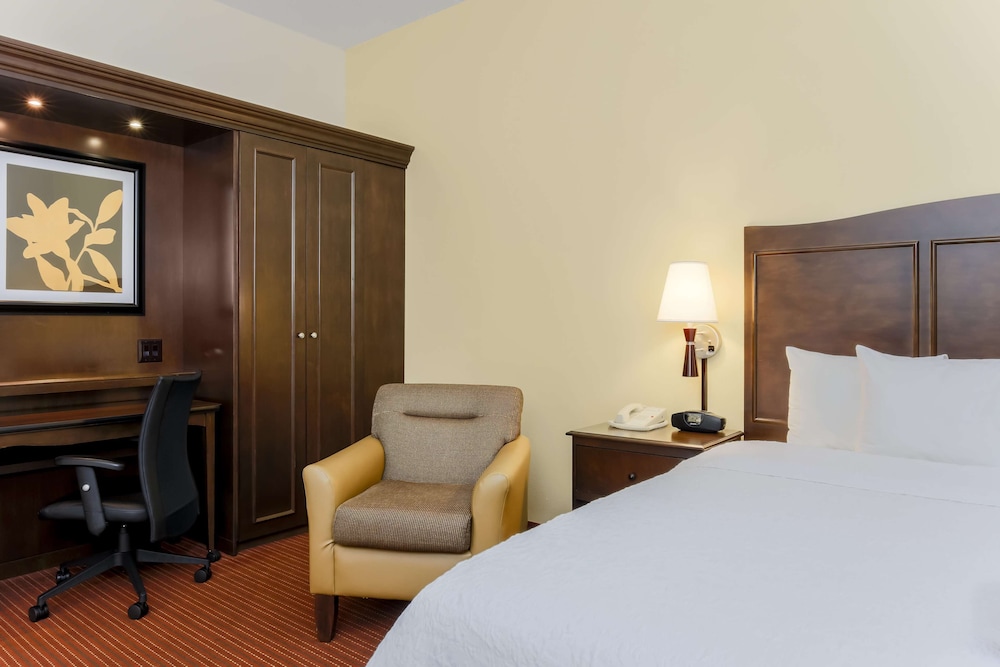 Hampton Inn Champaign/Urbana 26/63