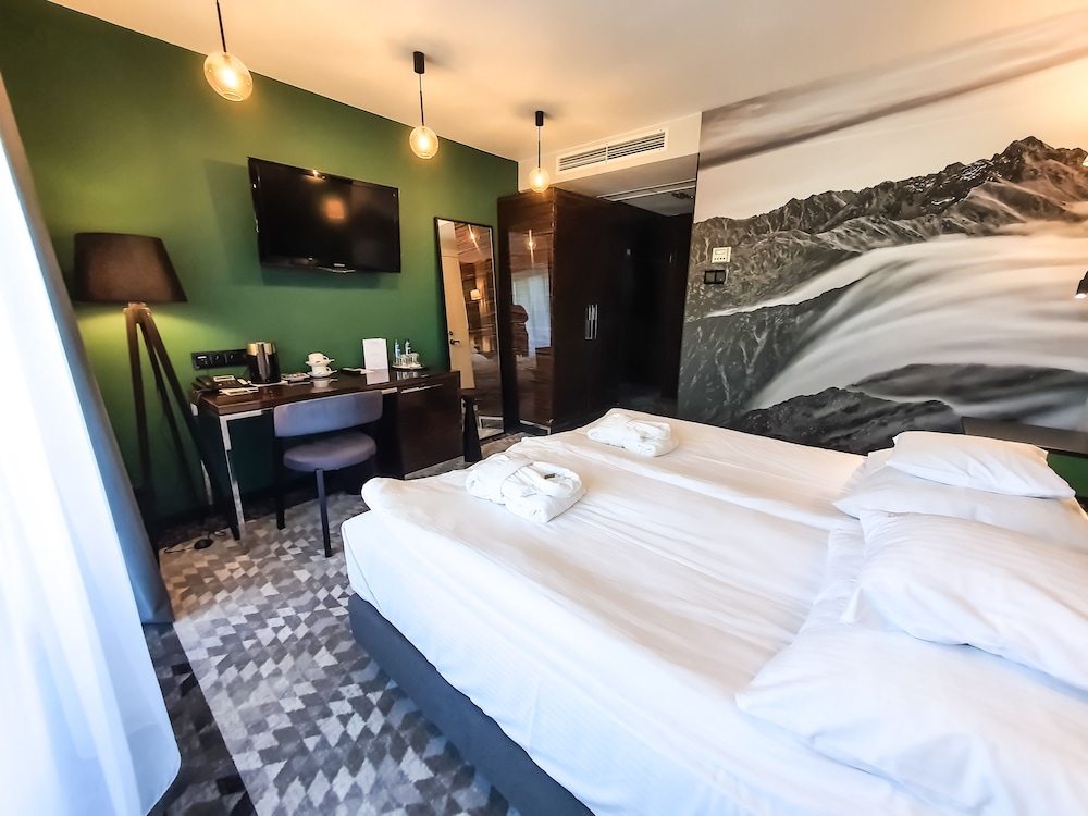 Hotel Rysy 24/84