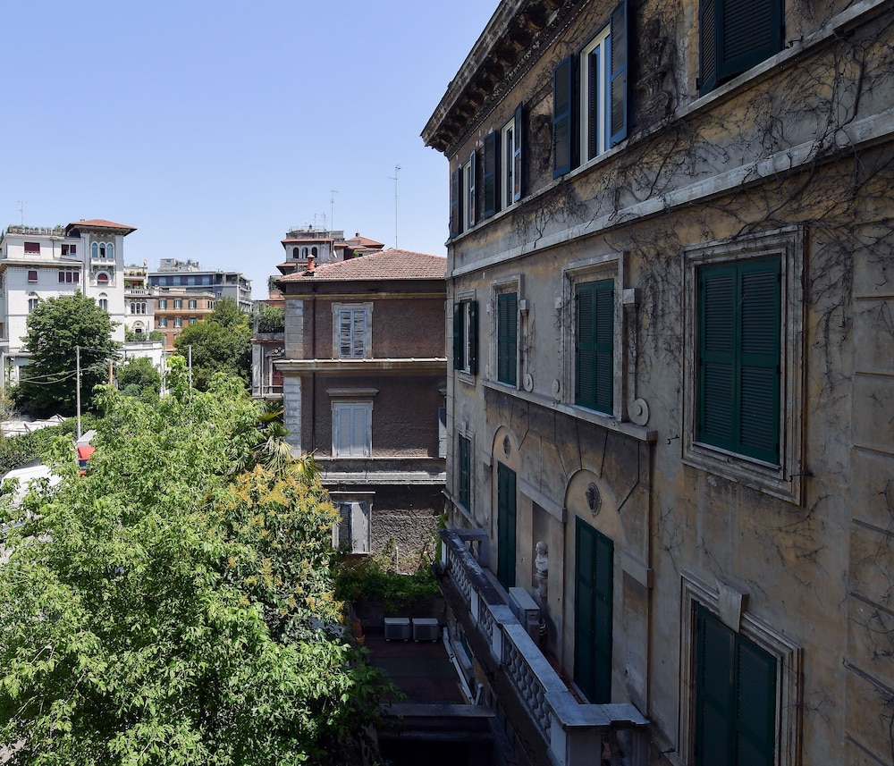 Suites Farnese Design Hotel 2/53