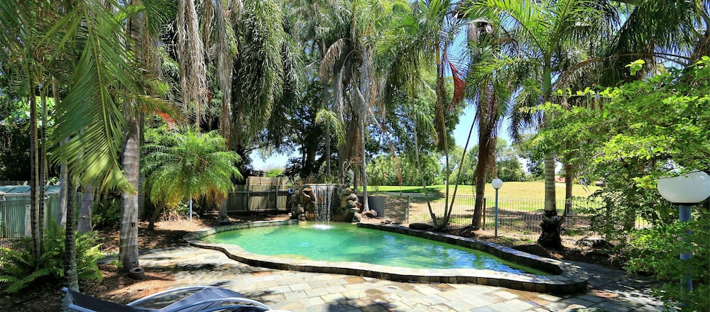 Bargara Gardens Motel And Holiday Villas 33/44