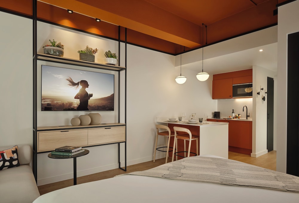 EXECUTIVE, STUDIO, DOUBLE BED