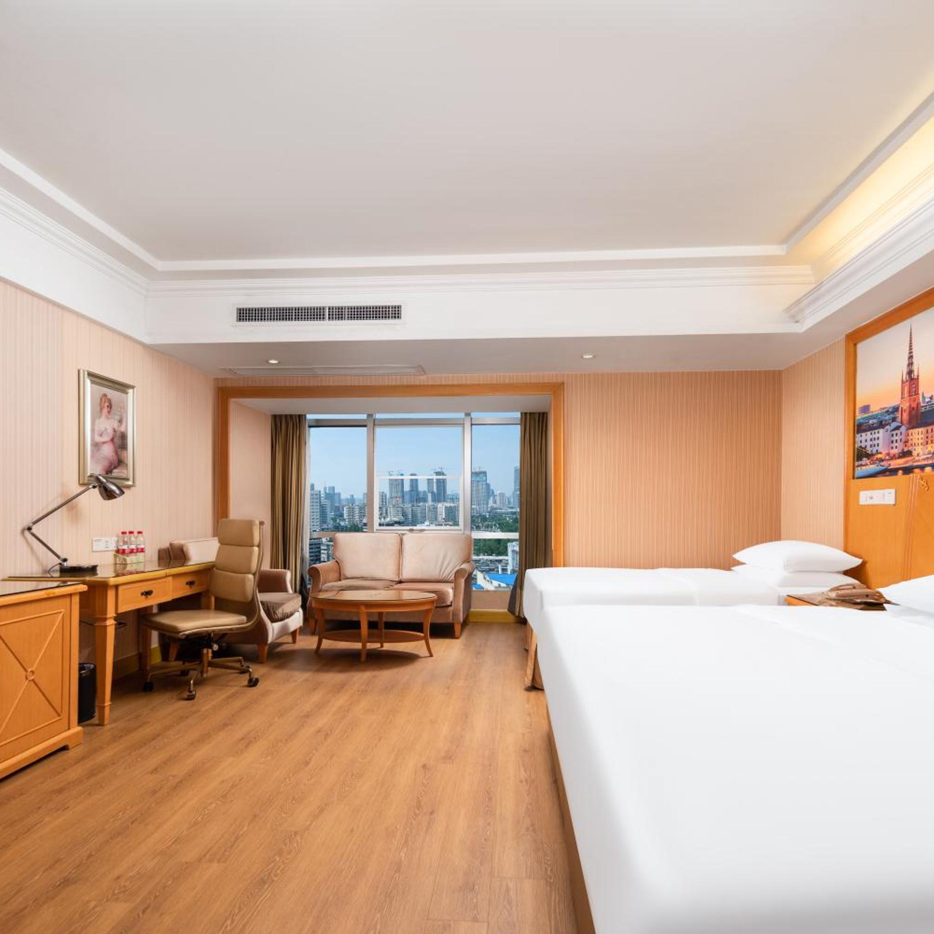 Vienna International Hotel (Wuhan Jiefang Avenue Tongji Medical College) 11/69