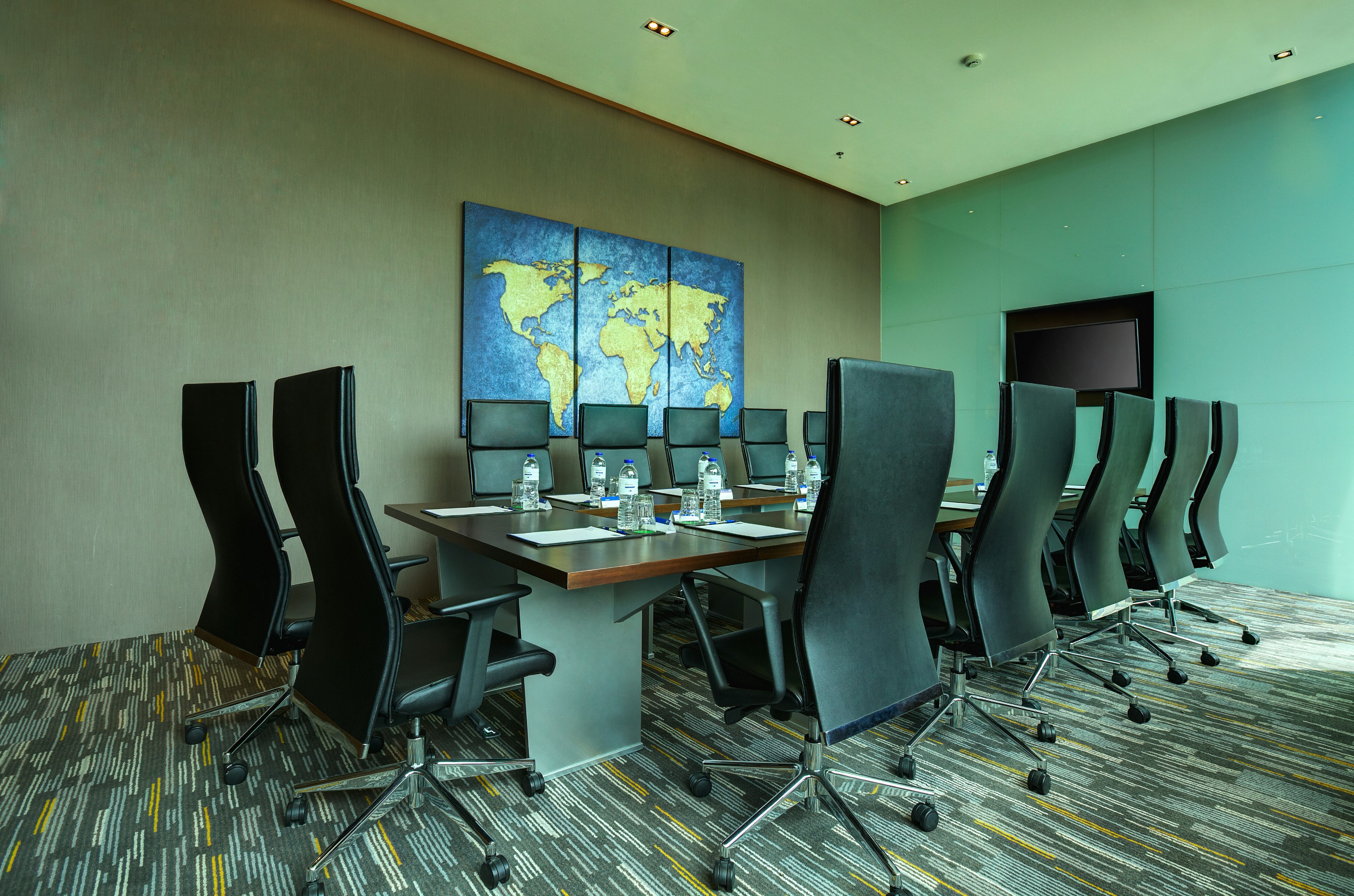Holiday Inn Express Jakarta International Expo 64/75