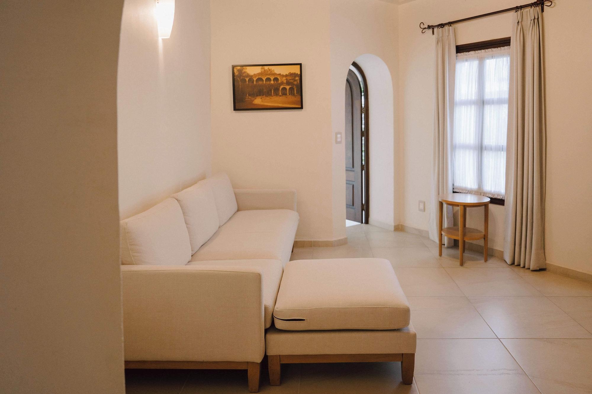 جناح جونيور، HOTEL HACIENDA LA VENTA 5/10