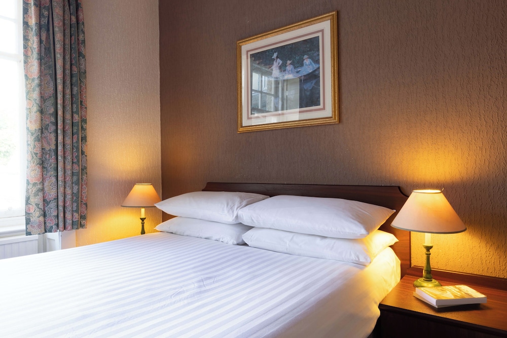 Highland Hotel 8/50
