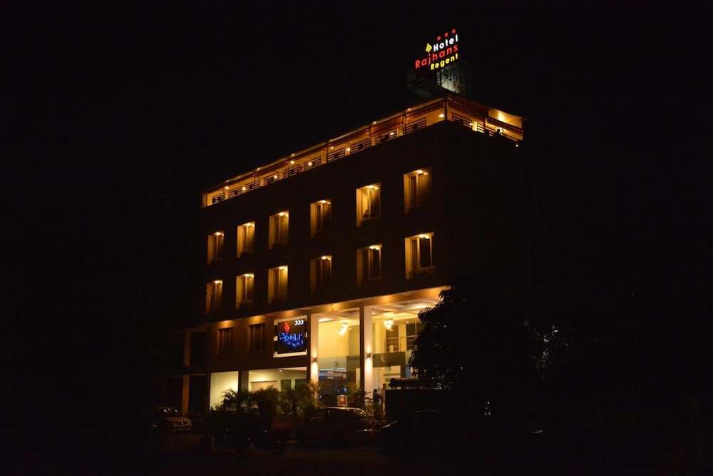 Hotel Rajhans Regent 2/48