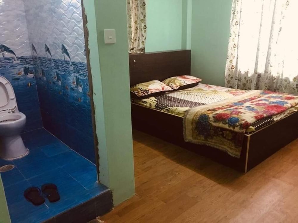 Sara's Backpackers Hotel 47/74