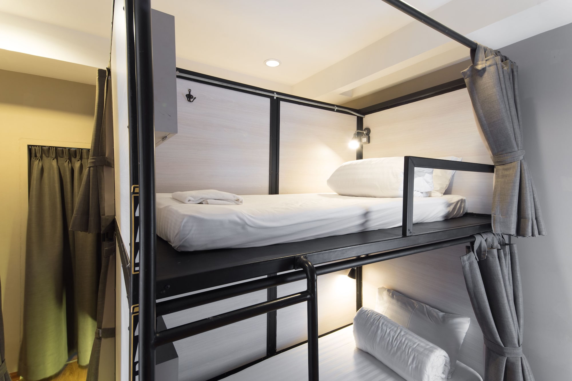MIXED DORM, 6 BEDS