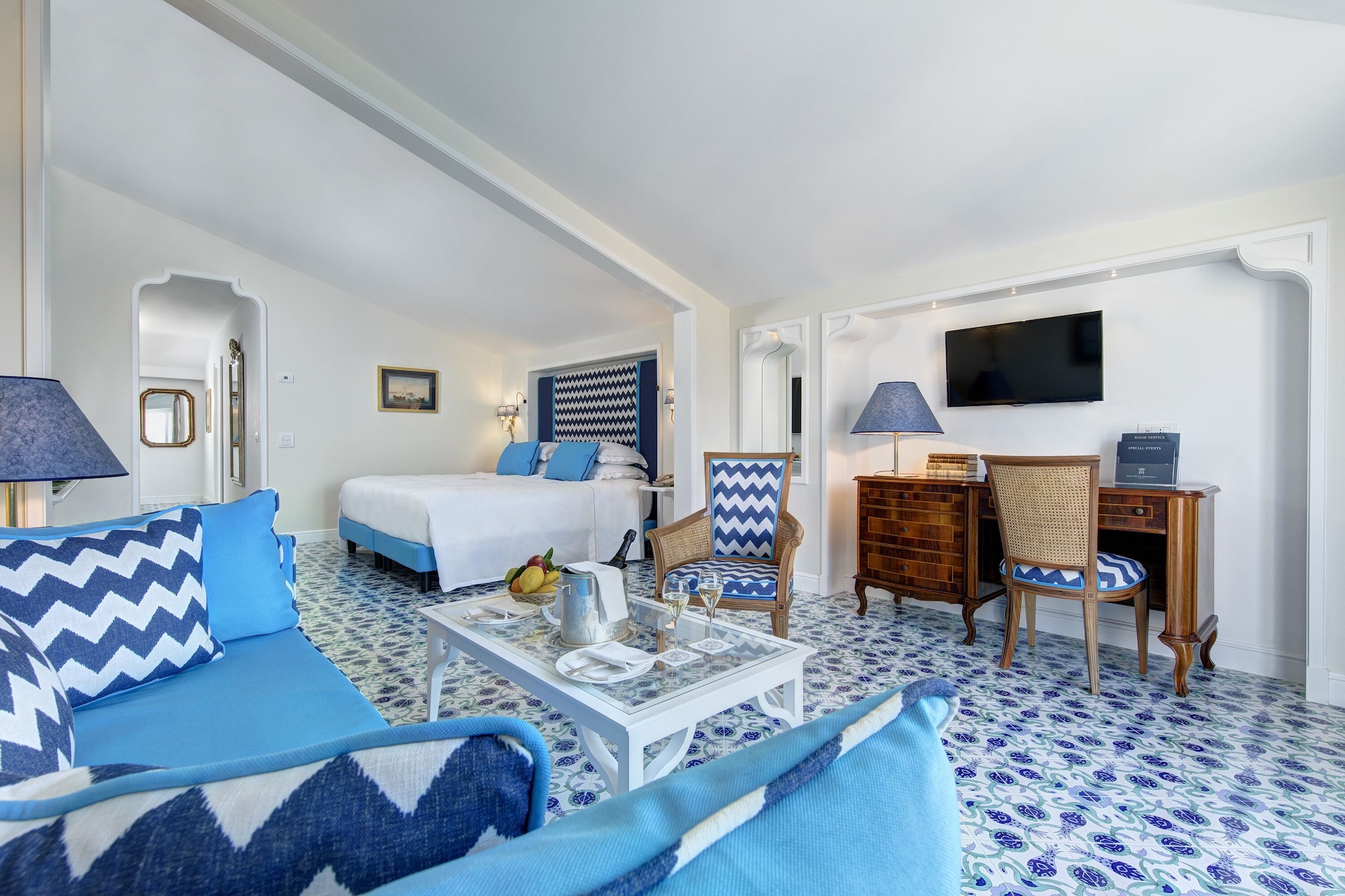 SORRENTO, SUITE, SEA VIEW, BALCONY
