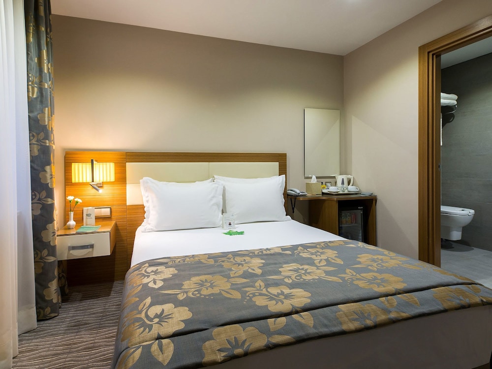 YASMAK COMFORT HOTEL 11/32