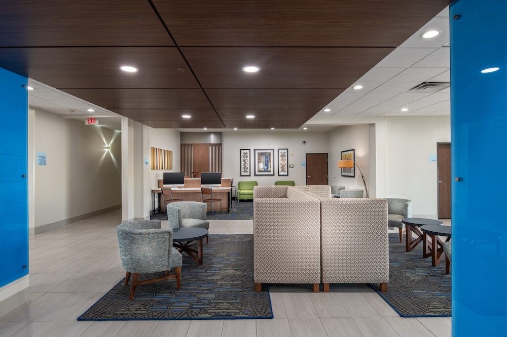 Holiday Inn Express Suites N Waco Area West 19/51
