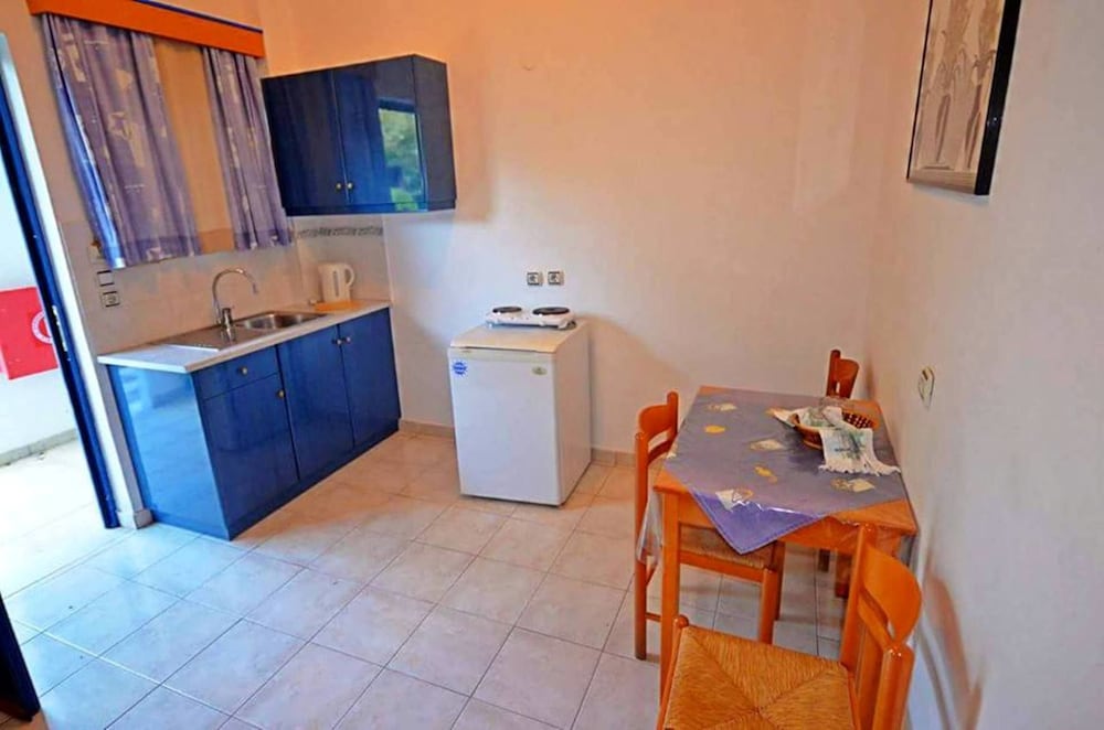 Nitsas Hotel Apartments 32/54