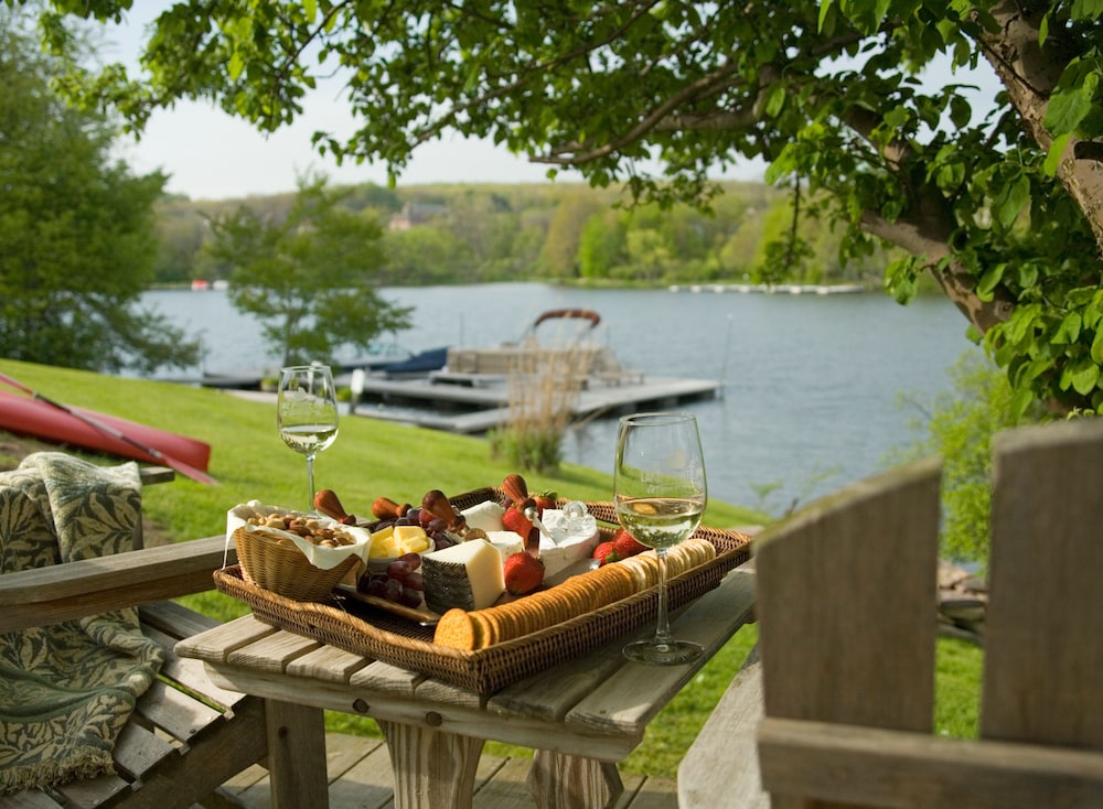 Lake Pointe Inn 44/50