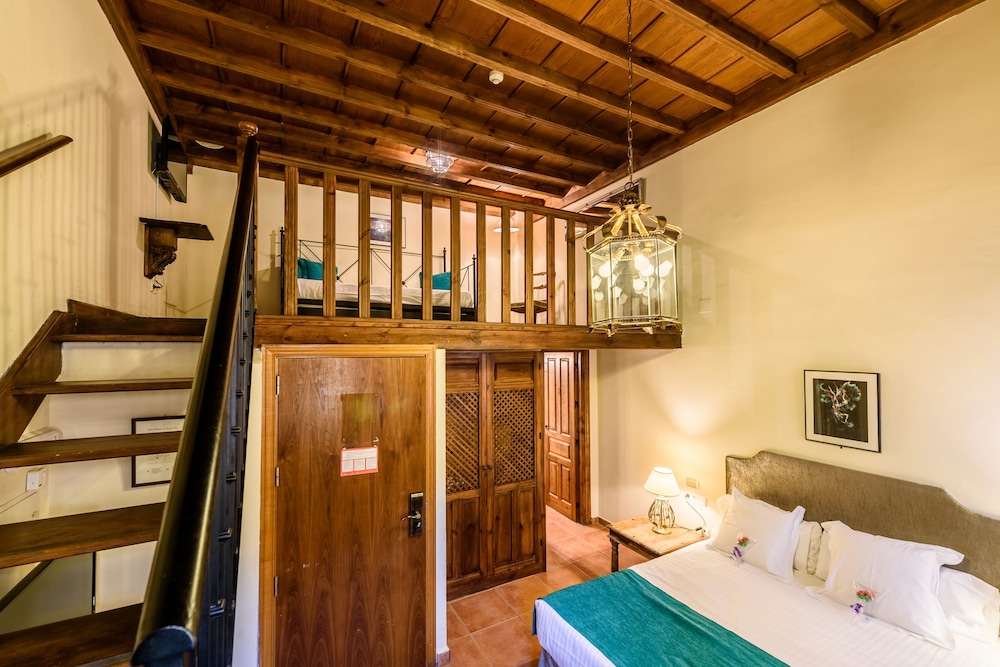 Hotel Palacio de Santa Ines 27/75