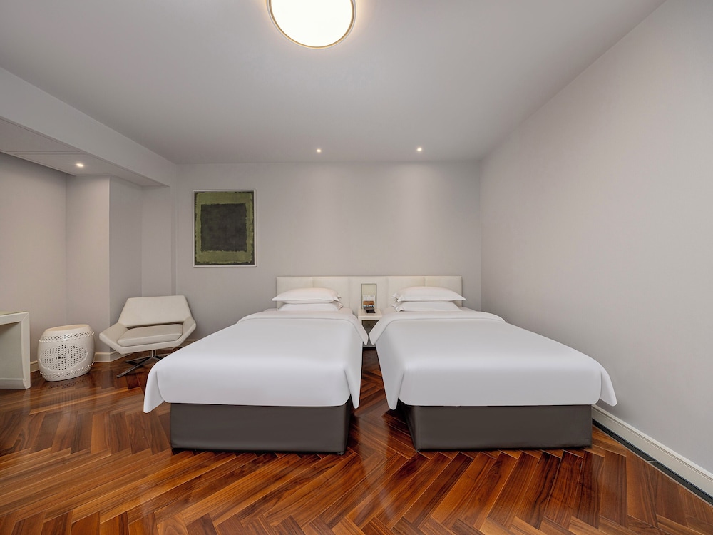 SUPERIOR, TWIN BEDS