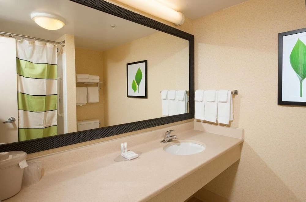Fairfield Inn And Suites Brunswick 3/8