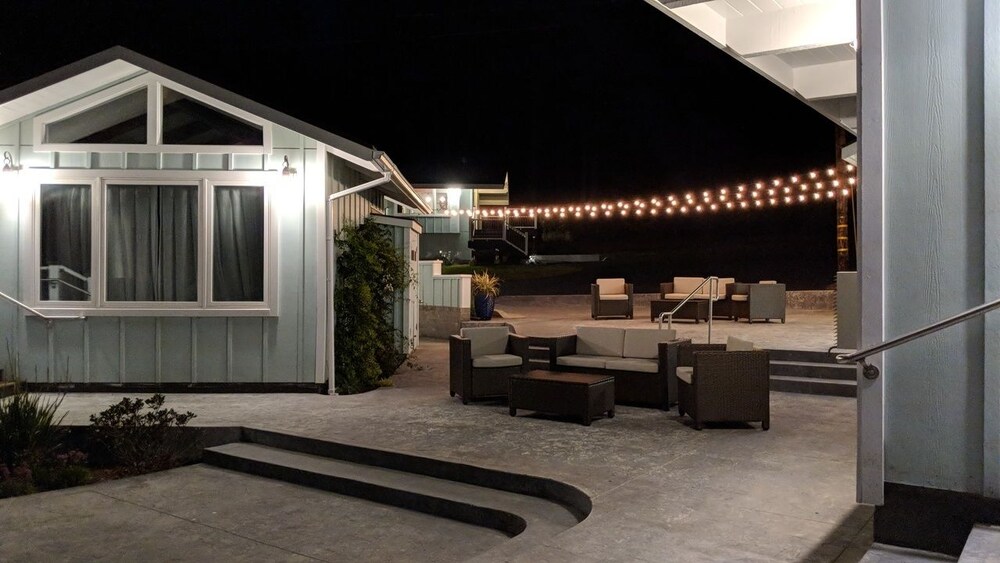 Seafoam Lodge 45/67