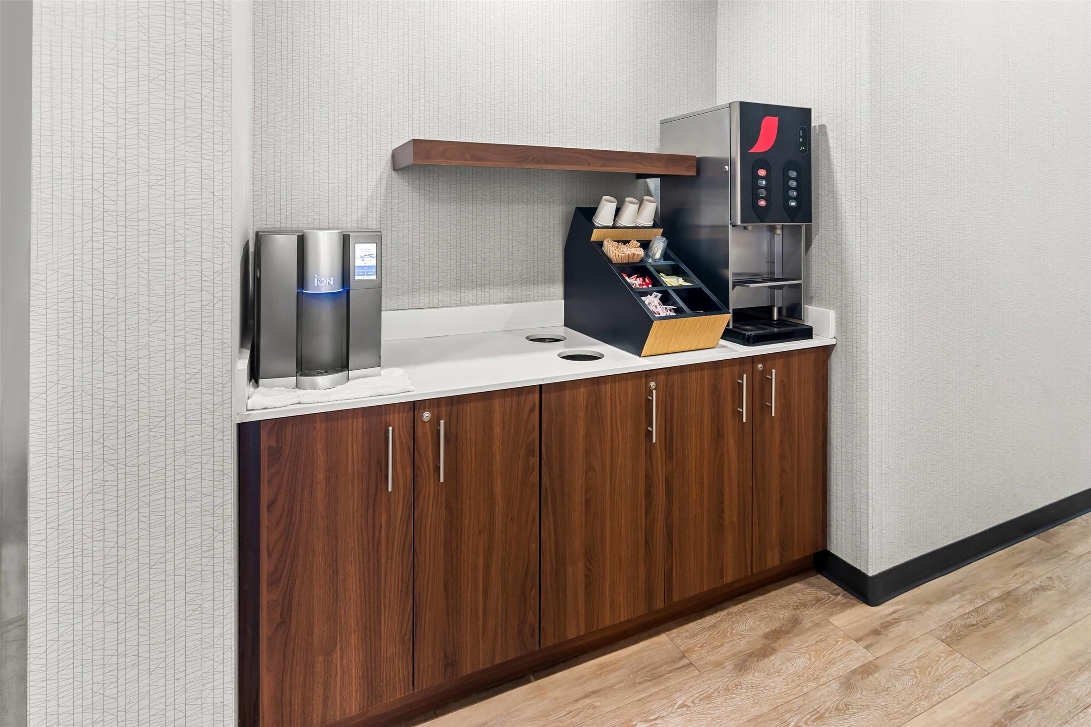 Park Inn by Radisson, Kelowna 6/40