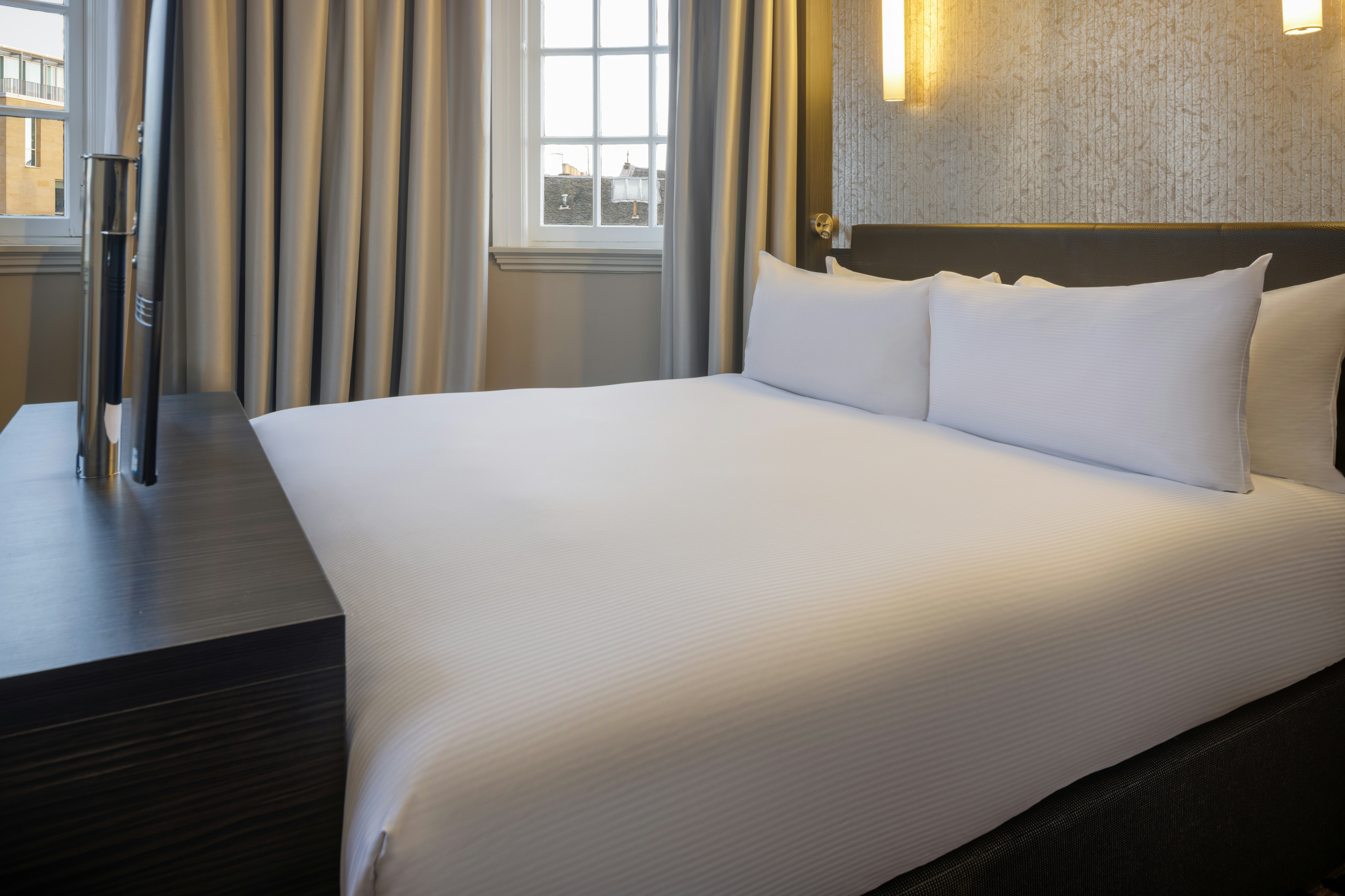 1 Bedroom, Suite, King Bed, with View