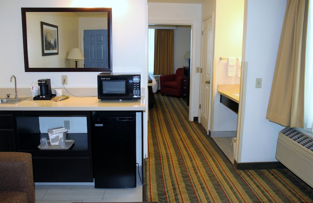 Best Western Visalia Hotel 43/55