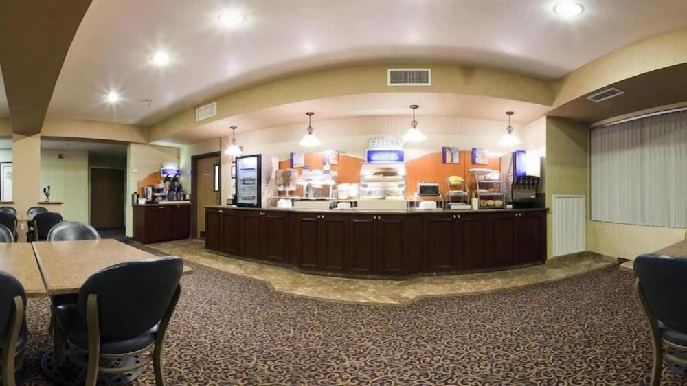 Holiday Inn Express Hotel Suites Henderson Traffic Star 13/54
