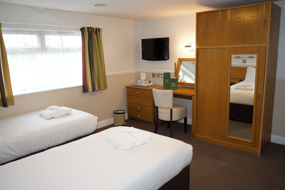 Lodge, Twin Beds، North Shore Hotel and Golf Club 3/3