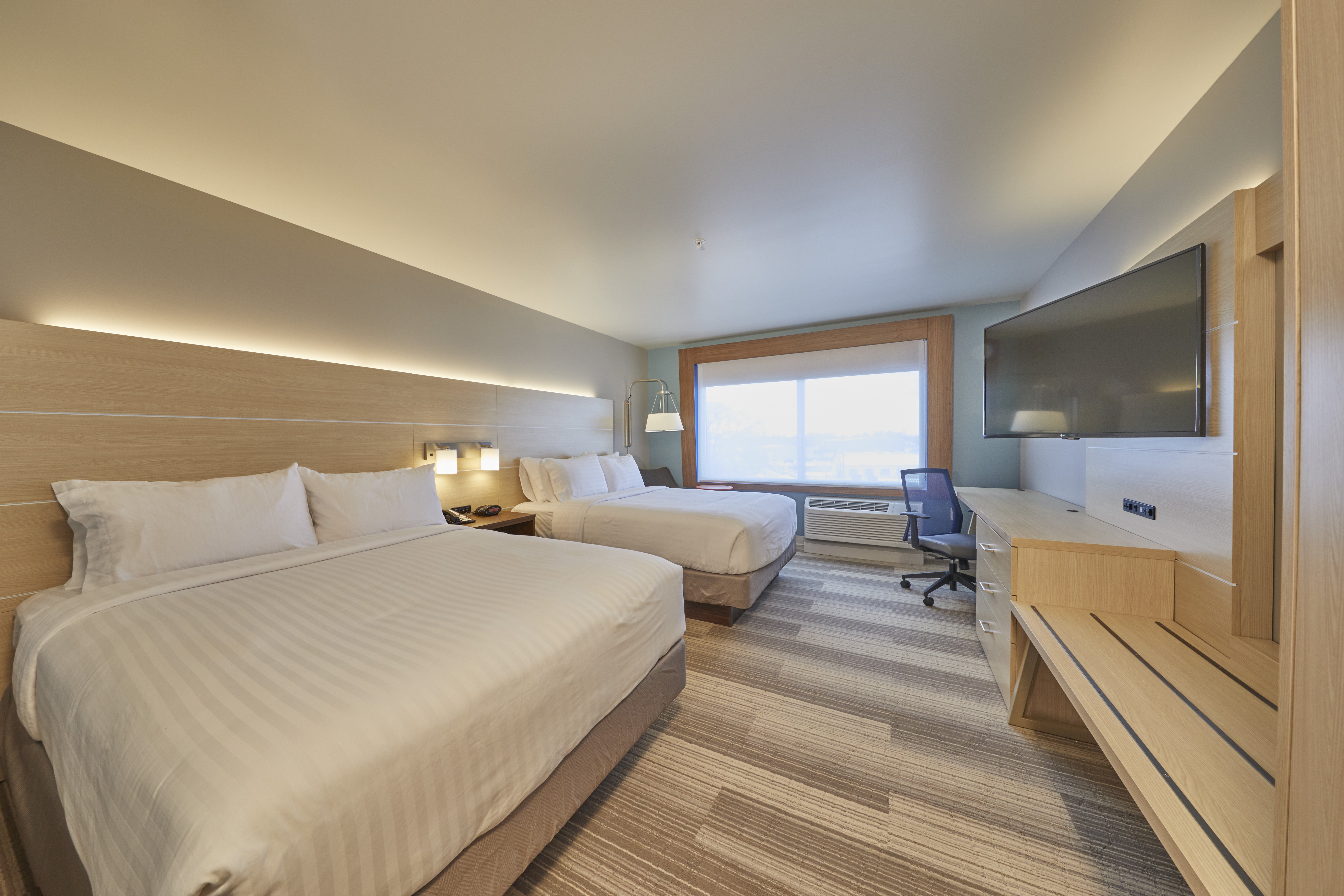 Holiday Inn Express Suites Hermiston Downtown 15/54