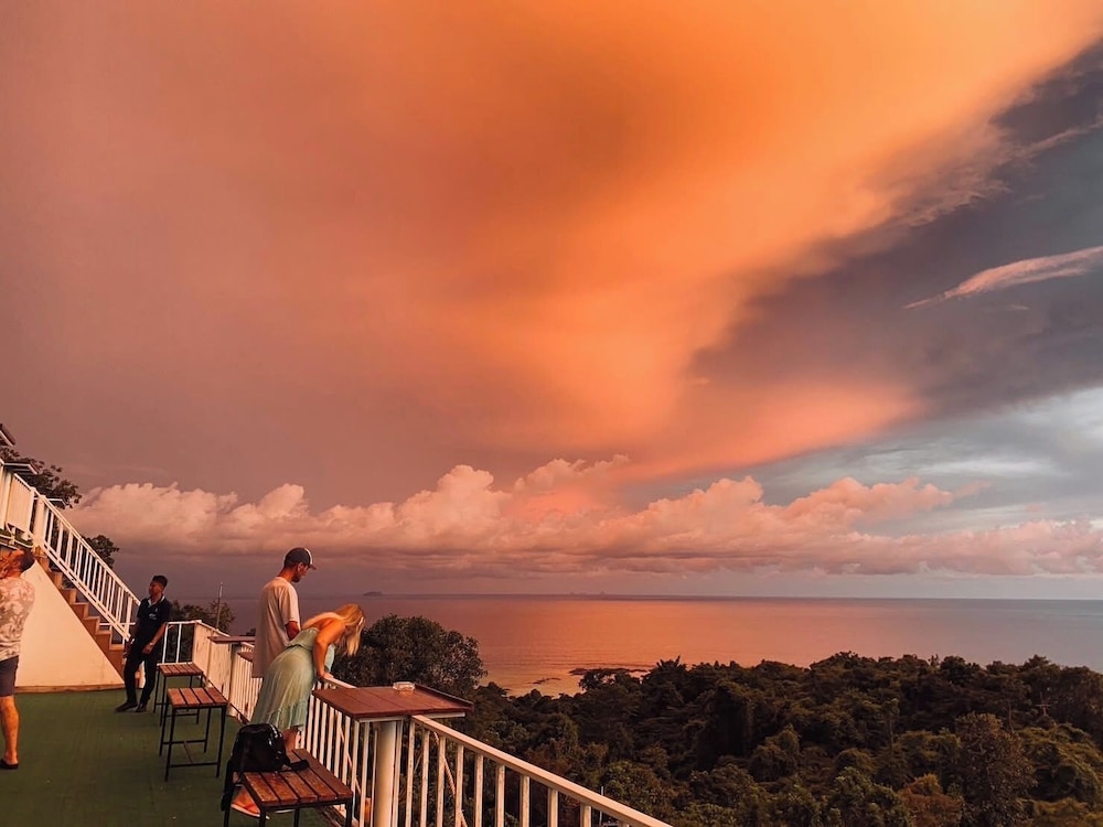 Phi Phi Mountain Beach Resort 45/47