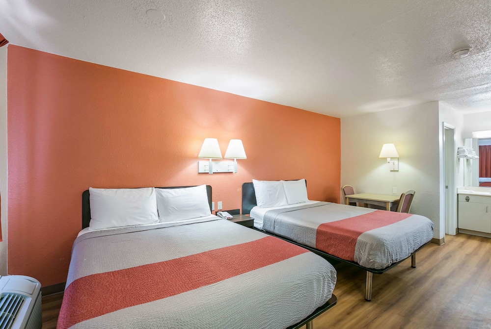 Motel6 Dothan, AL 16/36