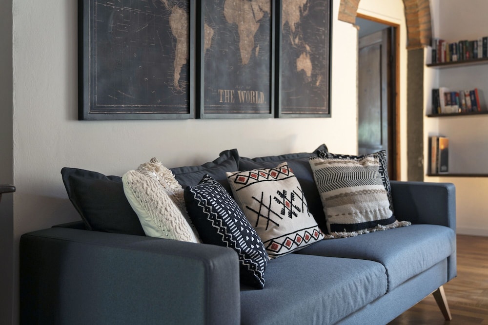 A Few Steps to The Duomo Majestic 5BD Apt 14/29