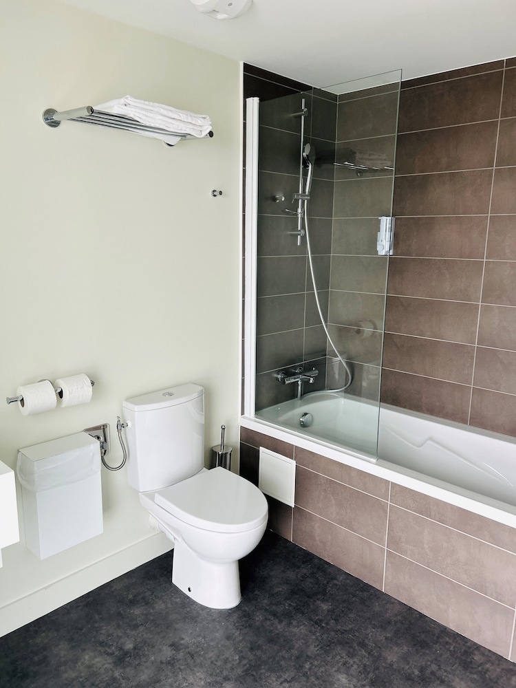Hotel Wood Inn Merignac 46/52