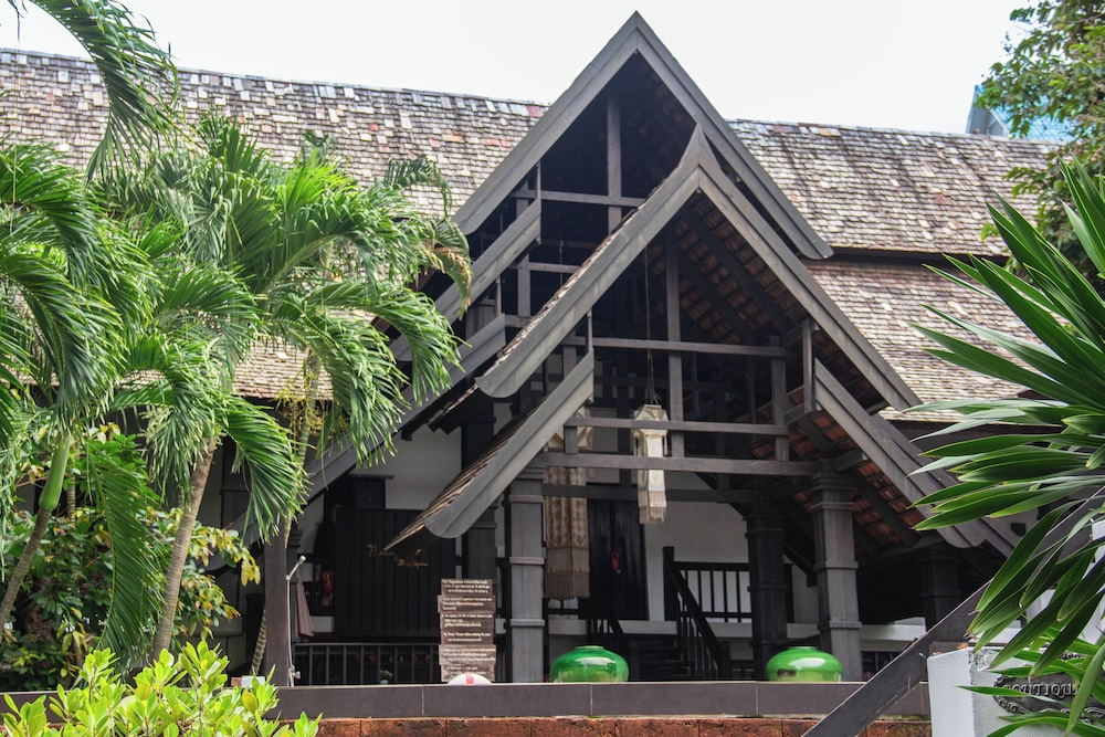 Rainforest Chiangmai Hotel 4/81