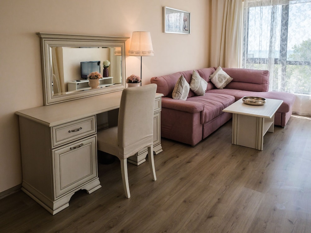 White Rock Castle Suite Hotel & Spa 30/47